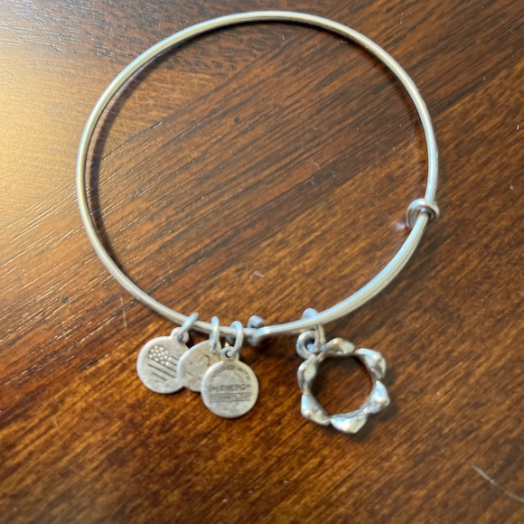 Alex and Ani Queen’s Crown Charm Bangle Bracelet - Picture 1 of 1